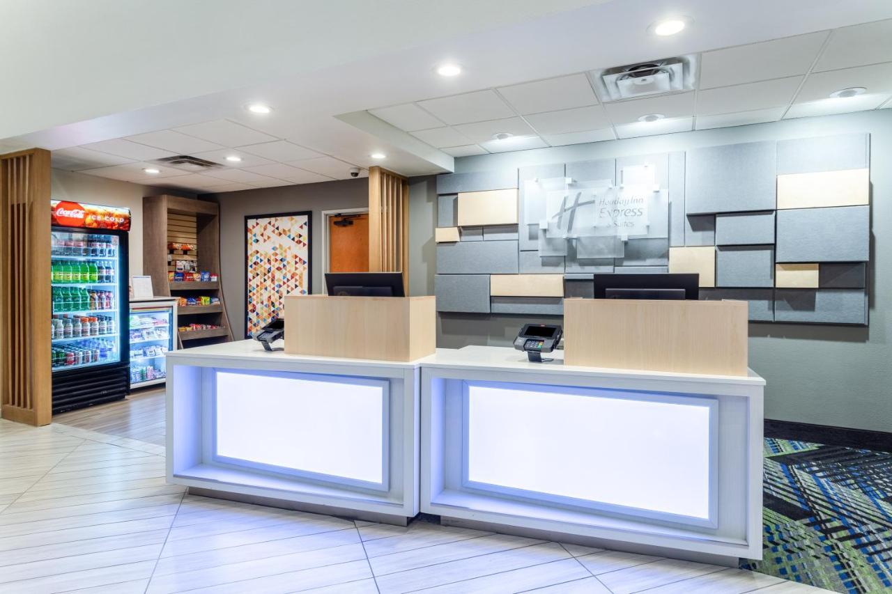 Holiday Inn Express & Suites Cedar Falls - Waterloo By Ihg ภายนอก รูปภาพ